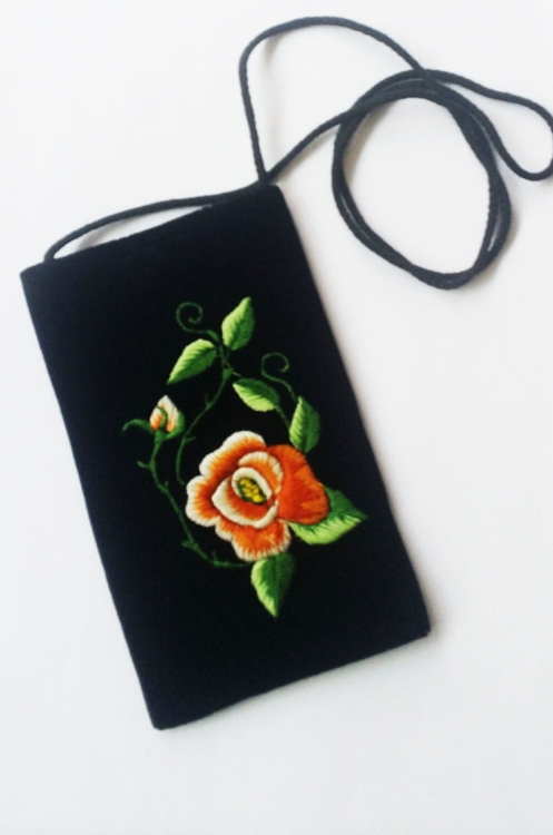 Etui na telefon pomarańczowa  róża łowicka.jpg