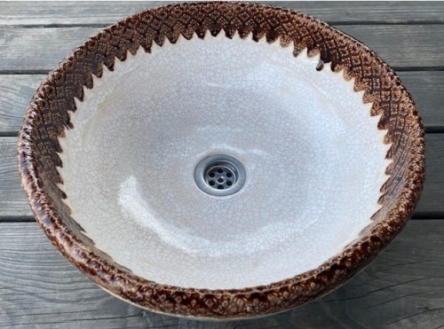 Ludowa ceramiczna umywalka z koronką 38 cm