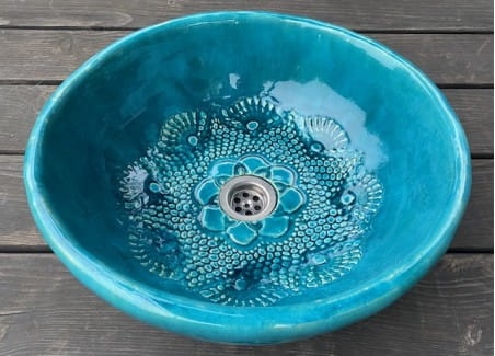 Ceramiczna umywalka misa z koronką turkus