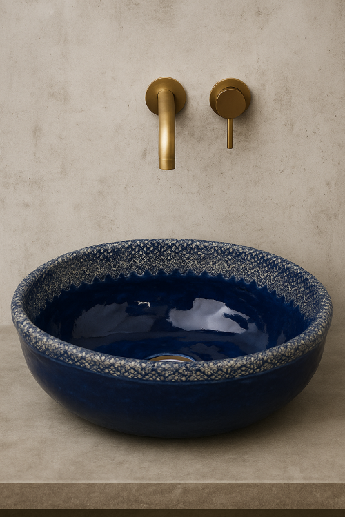 Ceramiczna umywalka nablatowa granatowa z koronką