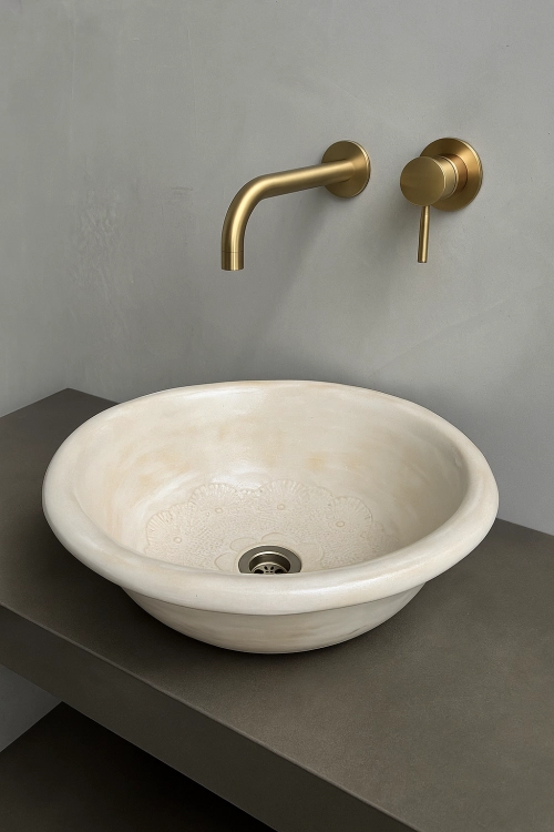 Ceramiczna umywalka nablatowa wpuszczana kremowa 41 cm