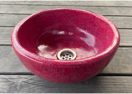 Mała ceramiczna umywalka różowa 29 cm